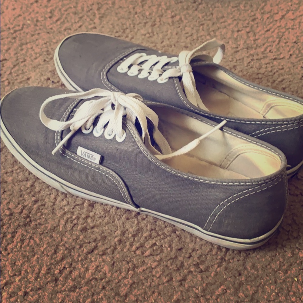 Vans women’s shoes in gray